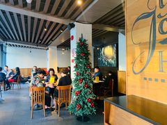 -星巴克(西藏路店)