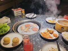 -钱小奴海鲜自助黑金店(杭州滨江龙湖店)