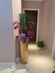 -蕾蕾美颜美容美体