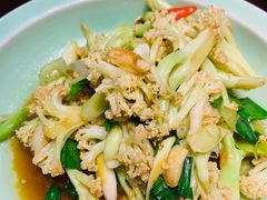 -阿瓦山寨·湘菜现炒·剁椒鱼头王(咸阳总店)