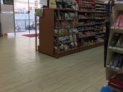 -全家便利店(长江西路店)