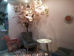 -樱花里音乐餐吧·牛扒椰子鸡(东圃店)