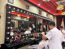 -东方先生国潮男士理发馆