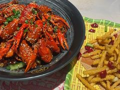 -肥肥虾庄·金牌油焖大虾(汉街SKP店)