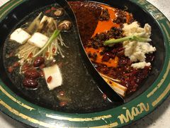 菌汤鸳鸯锅-有拈头成都市井火锅(南山总店)