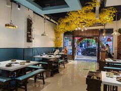 大堂-贵府酸汤牛肉火锅·贵州老字号(飞山街店)