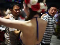 -金东尼人妖秀
