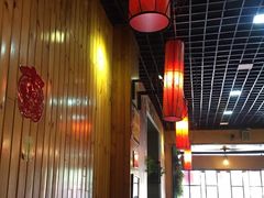 -愉肴麻辣香锅(中山路店)
