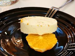 奶油慕斯配香橙-成桂西餐厅·42年的味道(五大道疙瘩楼店)