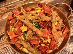 sisters秘制麻辣鸭舌-SISTERS BAR RESTAURANT川意酒馆(嘉善老市H楼店)