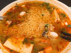 冬阴功汤车仔面-大头虾越式风味餐厅(光明广场店)