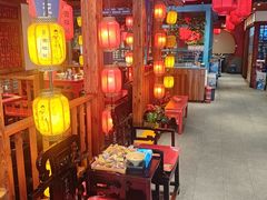 -宽板凳老灶火锅(台湾街店)