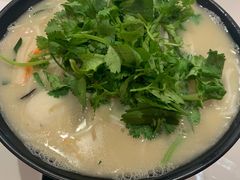 浓汤鱼汁小锅米线-肥汁米蘭香港米线(长宁来福士店)