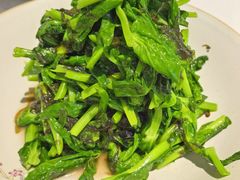 头水紫菜炒豌豆尖-必点海鲜·海肠捞饭·鲅鱼水饺(滨江道店)