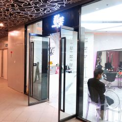 -变画·发型STUDIO