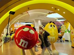 -m豆巧克力世界(上海世茂广场店)