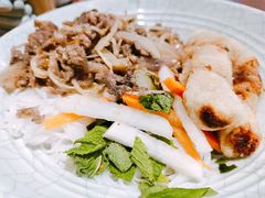 蒜香牛肉春卷捞檬-甘容西贡越南粉