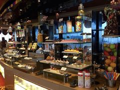 自助取餐区-荣誉国际酒店-云顶旋转餐厅