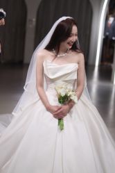 -艾米丽婚纱礼服