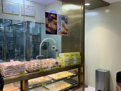面包甜点陈列柜-鲍师傅糕点(百盛西南商都店)