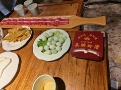 -城墙拐拐火锅(三峡广场黑金冠店)