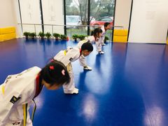 -金载勋跆拳道场(玲东花园店)