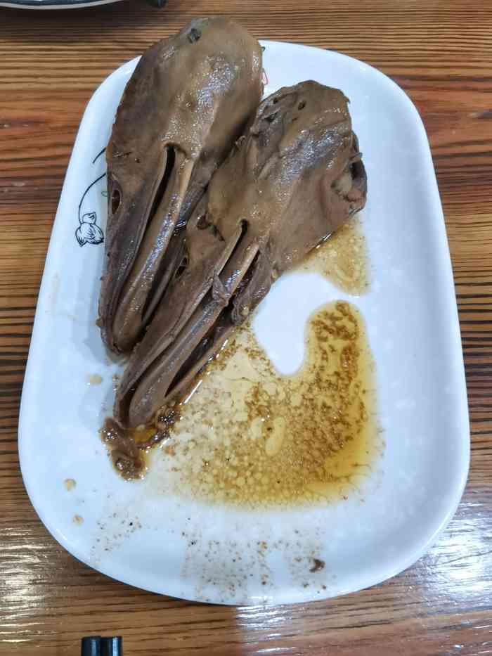 疯狂的鸭脑壳(台儿庄路店)-"走错了路路过这里,看了下附近的饭店,这家