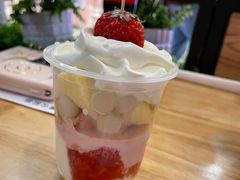 百利甜心草莓甜品杯-满记甜品(王府井北京市百货大楼店)