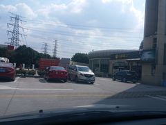 -小昆山服务区-停车场