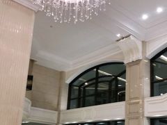 -汕尾巴黎半岛酒店