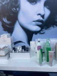 -PE SALON 