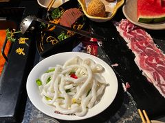 -老牌坊云南鱼豆花火锅(哈西万达店)