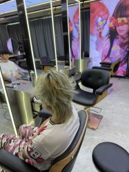 -藤野造型烫发染发