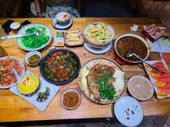 -老滇山寨•云南特色菜•地方菜•民族风情歌舞表演(金碧店)