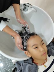 -DL HAIR SALON