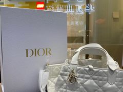 -华夏典当行(龙德广场店)