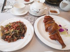 吊烧乳鸽-香云轩·顺德菜(香云纱园林酒店店)