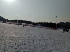 -荣盛康旅野三坡滑雪场