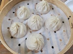 金奖头牌鲜肉小笼包-苏小柳手作点心x茶叙小院(徐家汇分院)