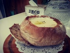 奶油海鲜浓汤配黑麦包-美丽心情蛋糕(江苏路店)