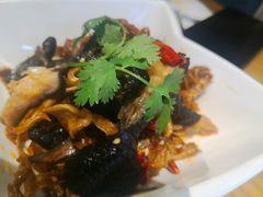 脱骨鸡脚-隔壁老王·家常云南菜(花巷店)