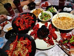 扎壶秘制酸梅汤-巴厘龙虾·榜首油焖大虾(音乐学院·沿江酒馆店)