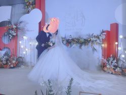 -艾米丽婚纱礼服