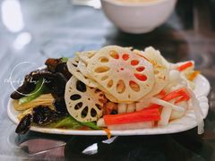 素拼-牛一嘴·兰州牛肉面·大盘鸡(财富中心店)