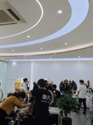 -MOVAN  HAIR莫凡匠人发型屋