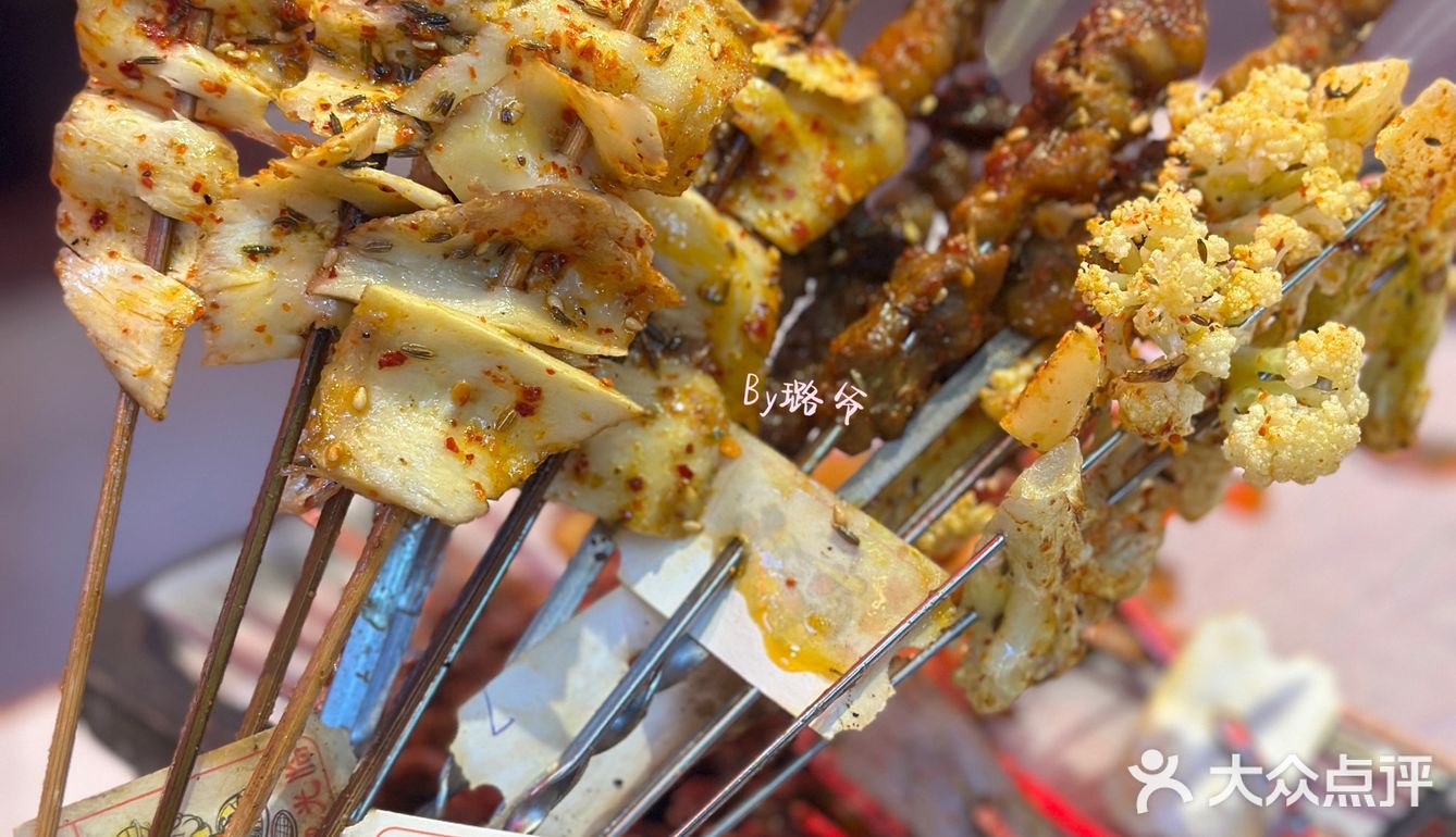 这家鹤岗小串香迷糊了！名副其实烧烤头牌