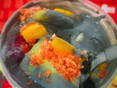 水泥灰酸奶-溪边姑娘·拉丝酸奶水果捞(春熙路店)