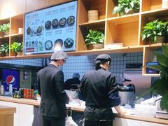 -万和春排骨砂锅米饭(新业广场店)
