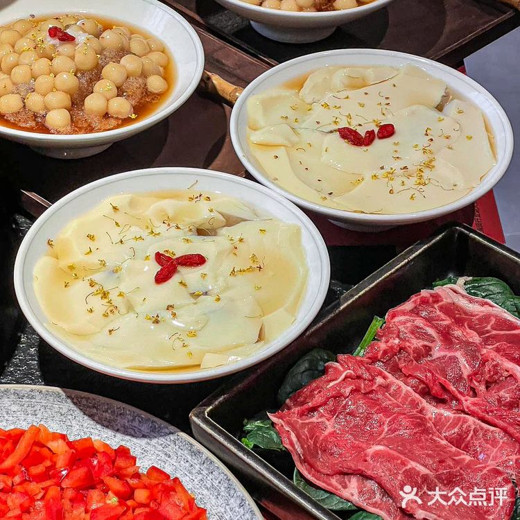 最近在德基广场逛街的时候发现了一家很特别的火锅店