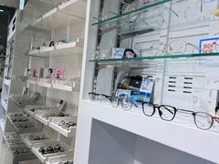-诺柯视眼镜-蔡司依视路官方工厂店(淞南一店)